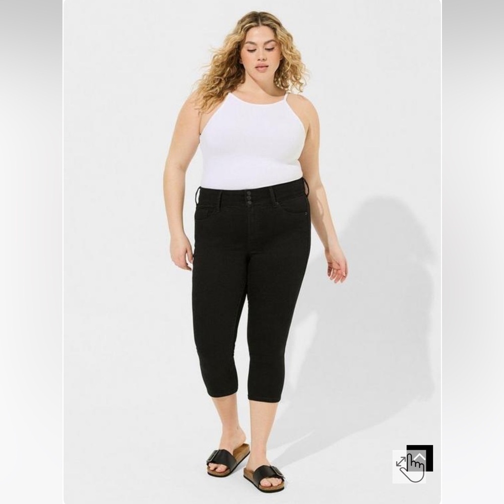 TORRID Black Crop Jeggings 16 Stretch Denim Five-Pocket